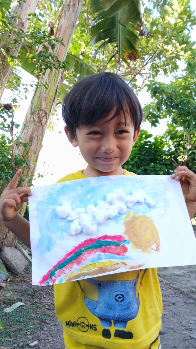 Home Edu Activity - Percobaan Membuat Pelangi dengan Air Selang