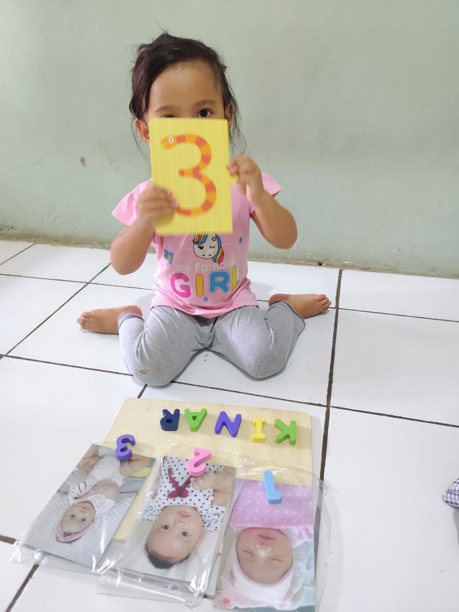 Home Edu Activity - Berkenalan : Memperkenalkan Nama dan Usia